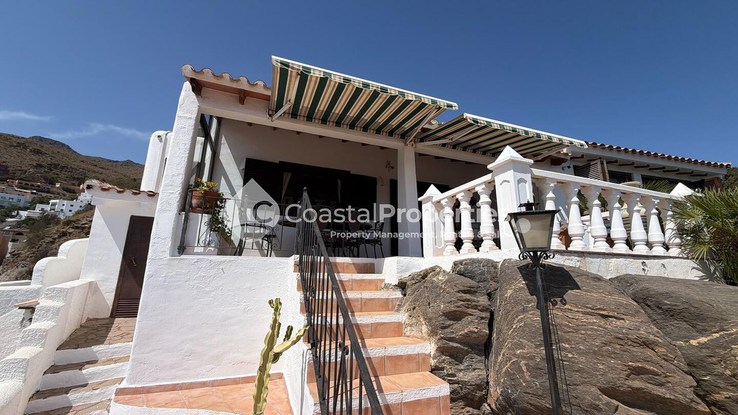 CPM 068 BINNIE HOUSE: Villa for Sale in La Parata (Mojácar), Almería CPM 068 BINNIE HOUSE: Villa for Sale in La Parata (Mojácar), Almería